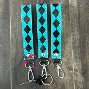Bracelet porte-clés en cuir à carreaux véritable de haute qualité fabricant de porte-clés en cuir de vachette avec logo personnalisé porte-clés en métal bracelet de luxe - Product Image 1