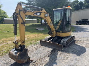Mini-excavatrice d'occasion pour 305.5e2 5 tonnes avec moteur, pompe et engrenage - 99 kg légère - Belgique - Product Image 4