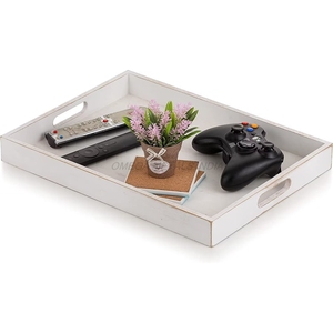 Ensemble de plateaux en bois New Look de couleur bambou chaude avec une forme d'arbre de Noël unique et un design charmant idéal pour la célébration des fêtes - Product Image 6