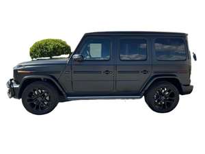 USADO, Clase AMG G 63 4MATIC SUV 2025, R20 Turbo, Asientos de Cuero, Interior Claro, Automático, Cámara Trasera Izquierda - Product Image 3
