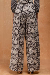 Nuevo 2025 obsesión diaria para mujer motivos florales elaborados estampado a mano cintura alta estilo sin esfuerzo pantalones acampanados y Top recortado - Product Image 2