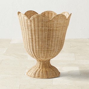 Jarrón de ratán hecho a mano de Vietnam, pieza de decoración sostenible para el hogar para exhibición de mesa o piso, exquisita urna de flores festoneadas - Product Image 2