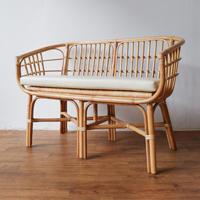 Banc 2 places en rotin naturel fabriqué à la main avec coussin | Design minimaliste pour une utilisation en intérieur et en terrasse