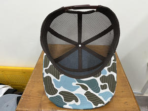 Malla negra de ala plana de 7 paneles de camuflaje con diseño personalizado, estilo informal transpirable y deportivo, proveedor hecho en Vietnam - Product Image 4