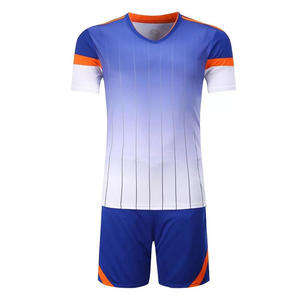 Uniforme de Fútbol Personalizado de Alta Calidad, Transpirable para Verano, 100% Poliéster, Secado Rápido, Jersey y Pantalones Cortos Sublimados - Product Image 1