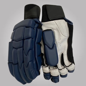 Gants de frappe de cricket personnalisés fabriqués par l'usine Sibrin |   Cuir de qualité professionnelle, durable, respirant, personnalisable pour les marques, les clubs et les boutiques - Product Image 4