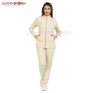 Survêtement en polyester pour femmes avec un design de couleur claire et un bas de jogging conique Survêtement en polyester personnalisable - Product Image 1