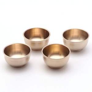 Bol de service en laiton au fini moderne avec un look contemporain, idéal pour les cuisines élégantes et tendance - Product Image 5