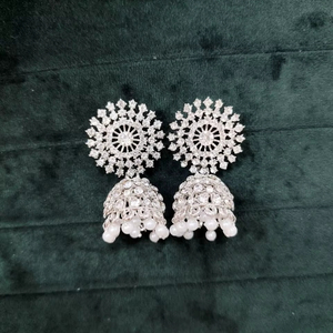 Boucles d'oreilles lustre traditionnel indien Vintage de luxe Zircon plaqué rhodium laiton et argent déclaration femmes - Product Image 1