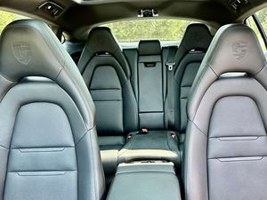 2023 Panamera 4รุ่นแพลทินัม TWIN-Turbo V6, AWD, แพคเกจช่วยเหลือส่วนใหญ่ unmodified - Product Image 5