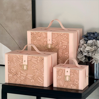Boîte de papier cadeau de bonbons de mariage en gros pour demoiselles d'honneur décoration cuir gaufré fleur PVC cuir tissu pour sac à main