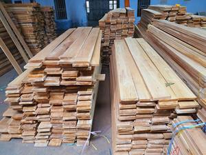 ท่อนไม้สักทรงกลมเกรดเยี่ยมพร้อมวัสดุไม้เปลือกไม้อย่างยั่งยืนสำหรับการค้า - Product Image 4