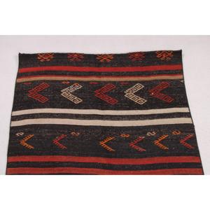 พรมคิลิมตุรกี ขนาด 3.3x10.8 ฟุต สีดำแดงลายดอกไม้ พรมขนสัตว์วินเทจ - Product Image 4
