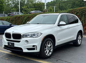 BMW X5 XDrive35i 3.0L I6 DOHC 24V TwinPower Turbo Automático 2016, Usado, con Personalización OEM, Material de Acero Inoxidable - Product Image 3