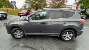 Usado 2018 Toyo-ta RAV4 XLE AWD - Product Image 2