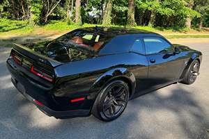 Dodge Challenger SRT Hellcat Widebody Jailbreak 2023, coupé essence à transmission manuelle, moteur V8 suralimenté de 6,2 L - Product Image 3
