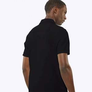 Polos à ourlet incurvé haute performance pour les athlètes Matériau évacuant l'humidité Protection UV Disponible dans une gamme de couleurs athlétiques - Product Image 3