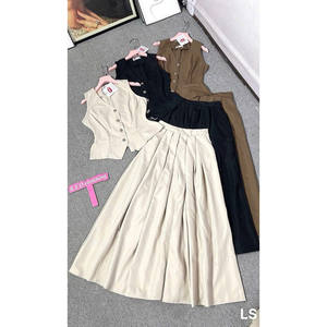 Ensemble deux pièces pour femmes Blazer sans manches boutonné et jupe plissée taille haute disponible en XS-XL tailles - Product Image 4