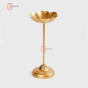 Juego de 3 velas decorativas para el hogar y eventos de Color dorado con diseño de flores, nuevo estilo único, candelabros iluminadores para interiores - Product Image 4