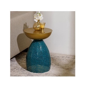 Mesa auxiliar elegante de diseño Amezing de lujo con tapa de mármol Wite con gran soporte pulido dorado en utilizado en el hotel de la habitación del hogar - Product Image 5