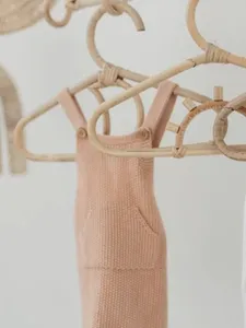 Perchas de Ratán Hechas a Mano para Ropa de Bebé y Niños, Diseño Creativo, Resistentes y Duraderas para Colgar Ropa de Bebé - Product Image 4