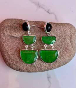 Peridoto de Plata de Ley 925 con ónix negro Pendiente hecho a mano Hermoso pendiente de mujer Pendiente de dos piedras. - Product Image 4