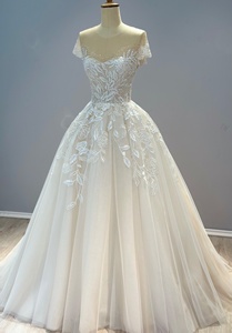 Vestido de Novia de Alta Costura Hecho a Mano con Diseño Elegante y Lujoso, Encaje Floral con Pedrería, Estilo Vintage, Princesa TNBPno25 - Product Image 2