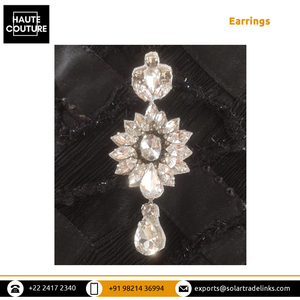 Boucles d'oreilles en cristal de tournesol brodées à la main avec broche et vis pour vêtements de mariage/de mariée - Product Image 5