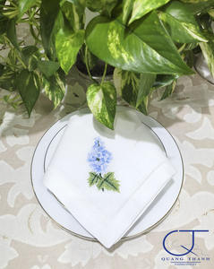 Haute qualité brodé bleu Floral Design dîner serviette blanc coton ourlet nappe pour mariages maison hôtels événements - Product Image 4