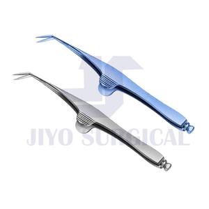 Ciseaux à iris de marque De Wecker Lames de 12mm Ciseaux chirurgicaux manuels en acier inoxydable - Product Image 3