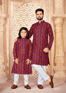Kurta flammé en coton lourd avec impression multicolore Style Payjama traditionnel pour les fêtes - Product Image 3