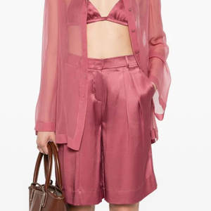 Short en Satin de Coton de Haute Qualité pour Femmes Respirant Style Sexy Design de Logo Personnalisé Meilleur Prix Tarif de Gros pour une Utilisation en Gym-Taille XS - Product Image 2