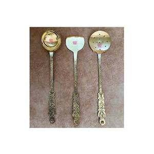 Juego de utensilios para servir sopa de arroz pulido dorado con mango plano en relieve y agujero colgante herramientas de cocina juegos de cucharones pulidos dorados - Product Image 1