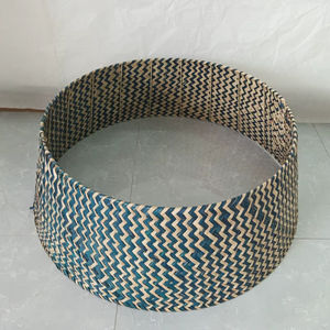 Chrismart Elegante soporte para árbol de Navidad con accesorios que incluyen un lujoso collar de árbol - Product Image 5