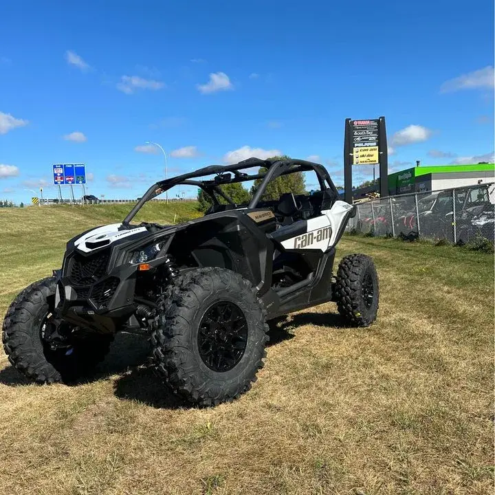 Can-Am Maverick X3 DS Turbo RR أحمر وفضي