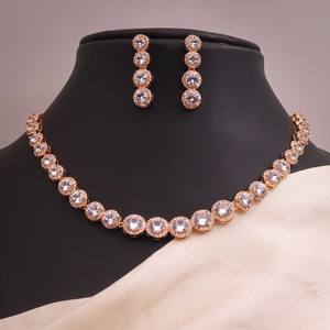 Ensemble collier et boucles d'oreilles pour femme plaqué or élégant, alliage, cadeau de mariage, bijoux, zircon cubique, tendance, élégant, à porter pour les fêtes - Product Image 1