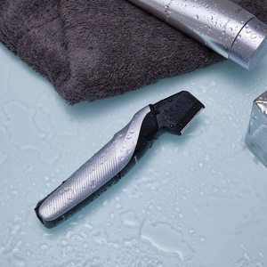 Rasoir électrique pour homme, tondeuse corporelle avec lames en céramique douces, utilisation humide ou sèche, tondeuse à cheveux pour la tête et le corps - Product Image 1