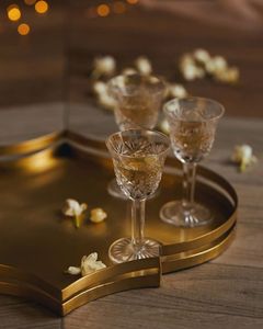 Bandejas de servicio de latón pulido brillante hechas a mano de La India Bandeja de servicio de metal de latón decorativa de mesa para servir bebidas y aperitivos - Product Image 5