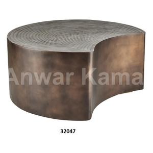 Mesa auxiliar cuadrada de Coral de aluminio plateado Mesa auxiliar de café elegante para el hogar Sala de estar y oficina - Product Image 3