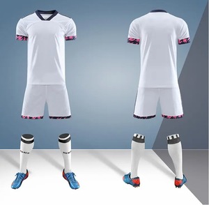 Nouvel Arrivage Vêtements d'Équipe Vêtements de Football Uniformes de Football Logo Personnalisé Qualité Supérieure Uniforme de Football Respirant Fabriqué au Pakistan - Product Image 4