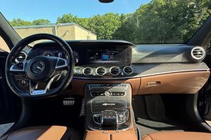 Mercedes-AMG E63 S Sedán 2018 Usado en Excelentes Condiciones, 603 hp, Motor V8 Biturbo, Tracción en las Cuatro Ruedas, Color Azul Lunar Metálico - Product Image 4