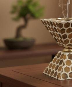 Luxury Geometric Incense Burner Modern <b>Honeycomb</b> Mop Inlay Bakhoor Oud Burner Home <b>Decor</b> For Ramadan & Middle East Gulf Home Use - Product Image 3