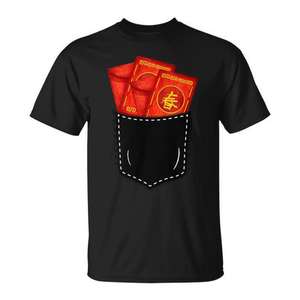 Camiseta Promocional con Diseño Festivo de Sobres Rojos Falsos para el Año Nuevo Chino y Dinero de la Suerte - Product Image 1