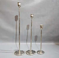 Portavelas Cónicos de Hierro Forjado a Mano, Acabado en Latón Antiguo -Candelabro-Decoración para el Hogar, Candelabro para Fiestas