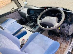 NOUVELLES ARRIVÉES 2024 – BUS COASTER RHD REMISE EN BON ÉTAT, MODÈLE <4L DIESEL, SIÈGES EN CUIR, TRANSMISSION AUTOMATIQUE, 6 PLACES, LIVRAISON GRATUITE - Product Image 3