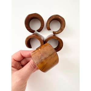 Ronds de serviette en bois durables faits à la main avec bords lisses pour les dîners de famille et les événements - Product Image 5