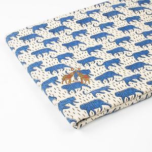 Matériaux pour vêtements et robes légers en coton naturel imprimé tigre faits à la main - Product Image 1