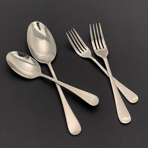 Vente en gros 18/0 acier inoxydable couteau fourchette cuillère élégant style asiatique couverts miroir argent métal élégant mariage couverts - Product Image 2