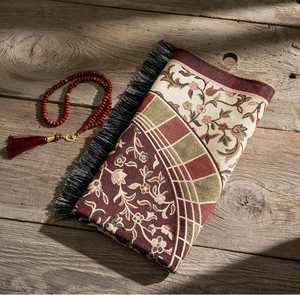 Tapis de prière de voyage compact pliable et léger pour une utilisation facile en déplacement ou dans n'importe quel espace de prière tapis de culte musulman - Product Image 3