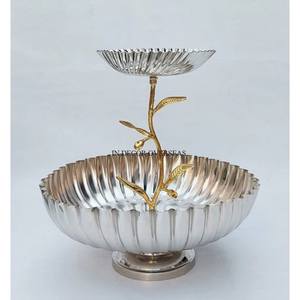 Most Fancy Unique Look High Standard Quality Metal <b>Silver</b> Shiny Polished Round Shape <b>Bowl</b> With Gold Plated Leaves Design Handles - Product Image 4